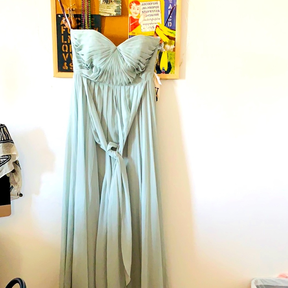 https://www.jennyyoo.com/products/bridesmaid-dress/mira?color=MRM&type=mto - Picture 3 of 5